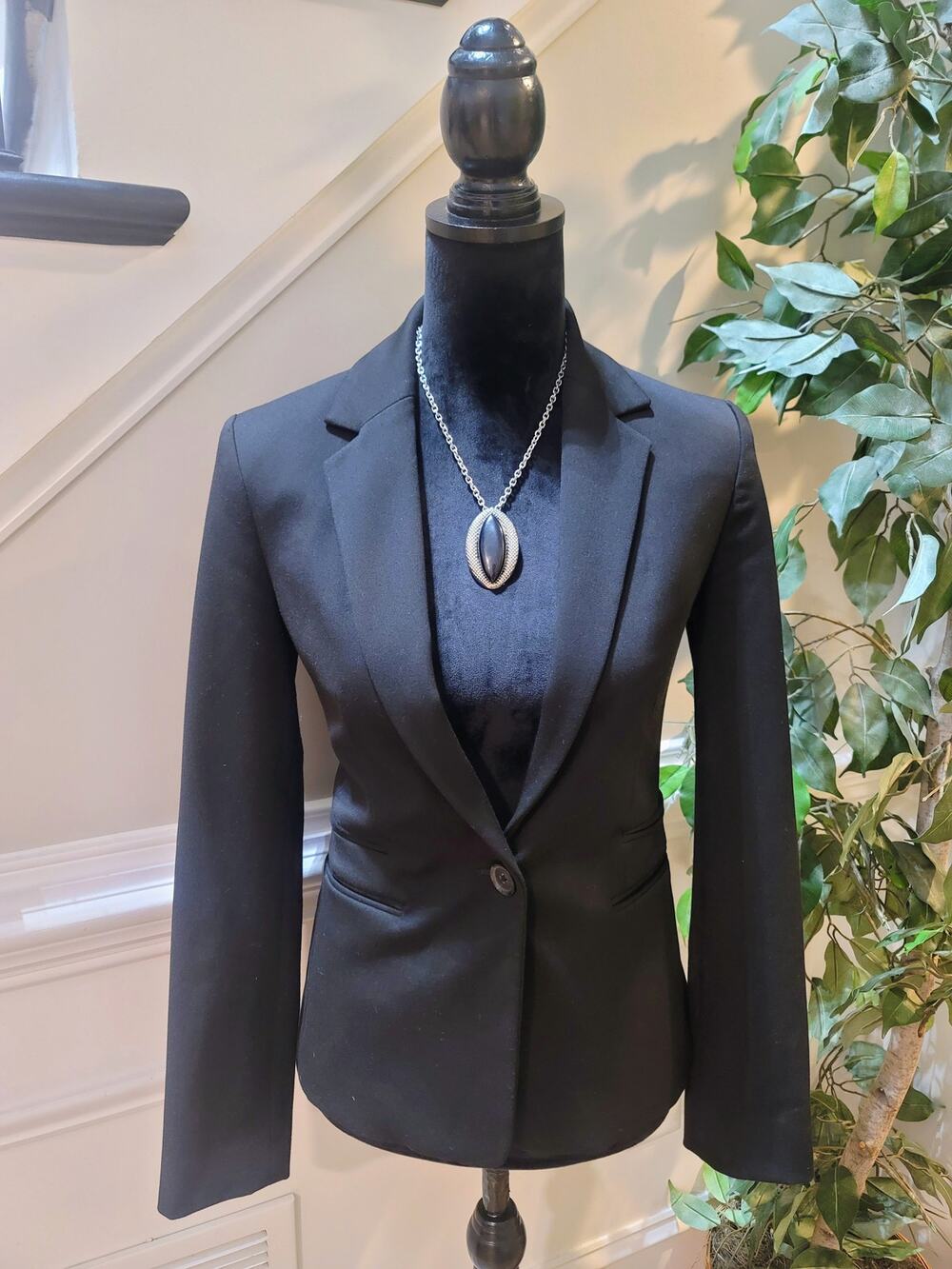 Express Going Out Blazer Women's SZ 2 Black Single Button Double-Welt Pockets